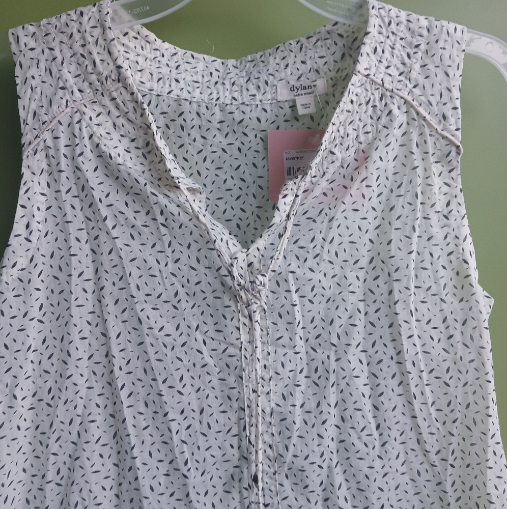 Dylan Sleeveless Tie-Front Printed Top - Picture 3 of 14